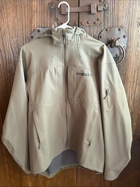 KUIU Men's Hooded Softshell Jacket - Tan